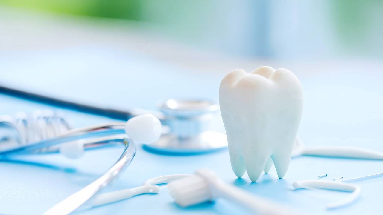 Sannomiyahatomoto Dental Clinic logo